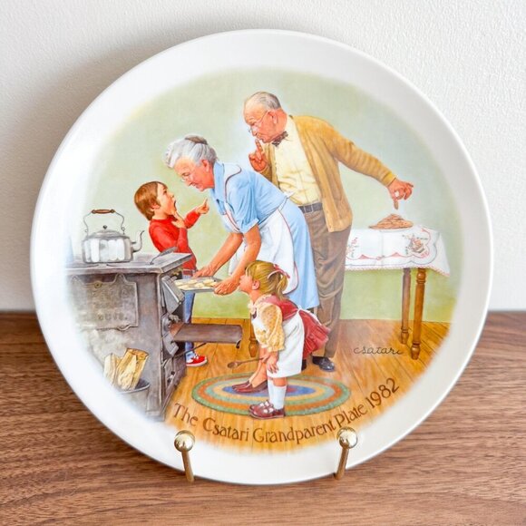 Csatari Cookie Tasting Plate 1982 | Knowles Grandparents Series - Picture 2 of 4